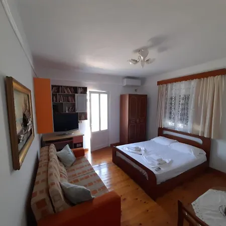 Rey Garden Affittacamere Vlorë