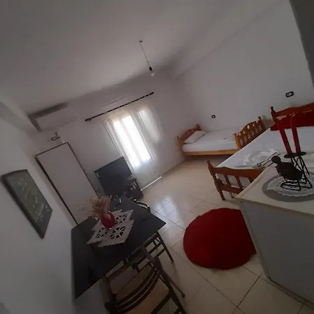 Rey Garden Guest house *